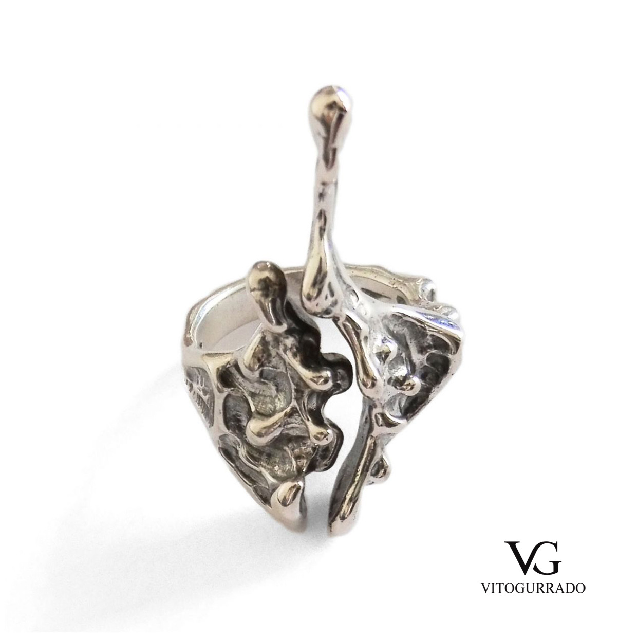 Wilwarin, anello d’autore in argento 925 di Vito Gurrado